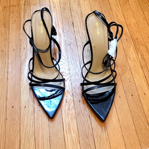 New!!! Strappy Heel - Picture 2 of 5